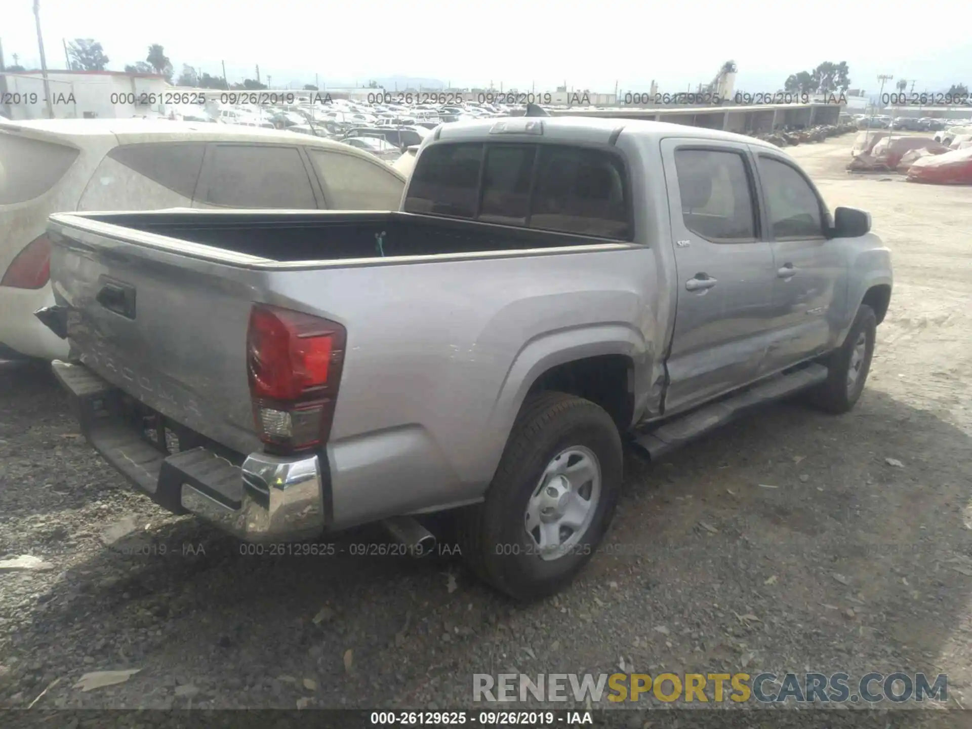 4 Photograph of a damaged car 5TFAX5GN4KX139007 TOYOTA TACOMA 2019