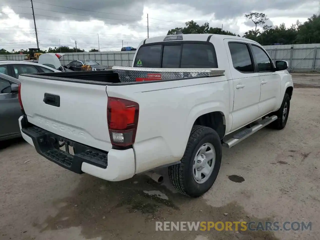 4 Photograph of a damaged car 5TFAX5GN4KX140836 TOYOTA TACOMA 2019