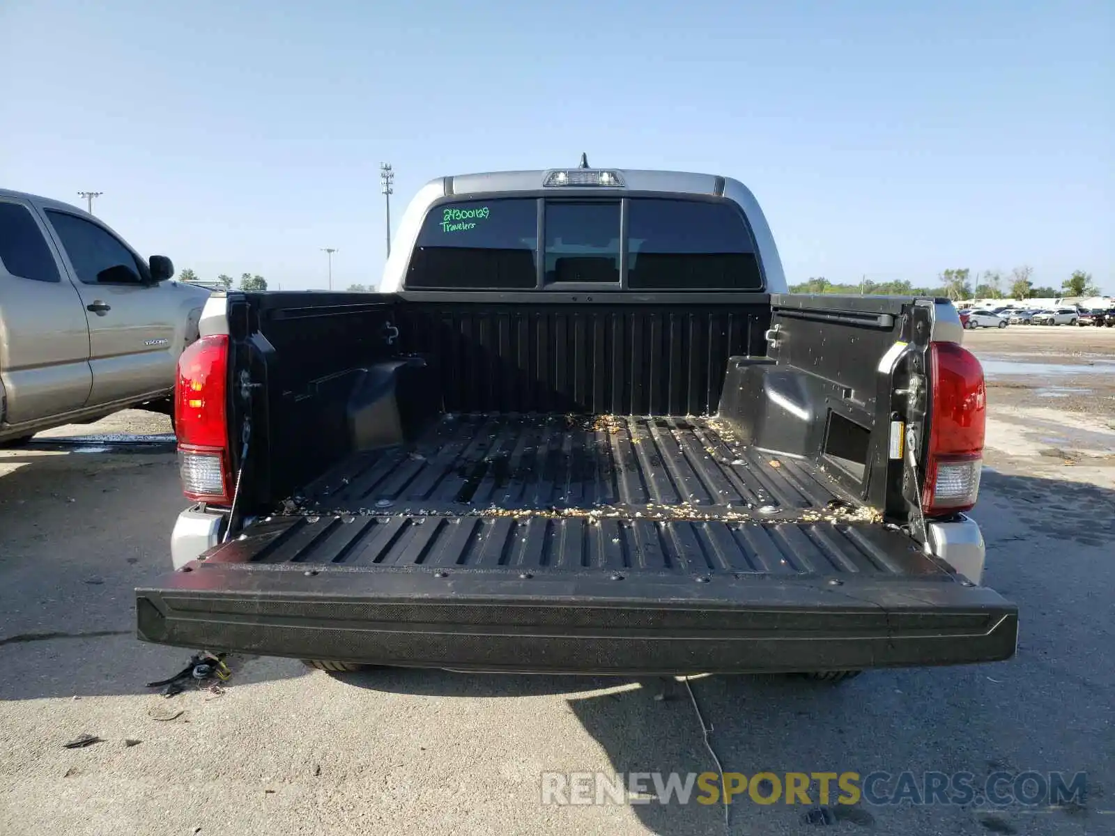 9 Photograph of a damaged car 5TFAX5GN4KX147589 TOYOTA TACOMA 2019