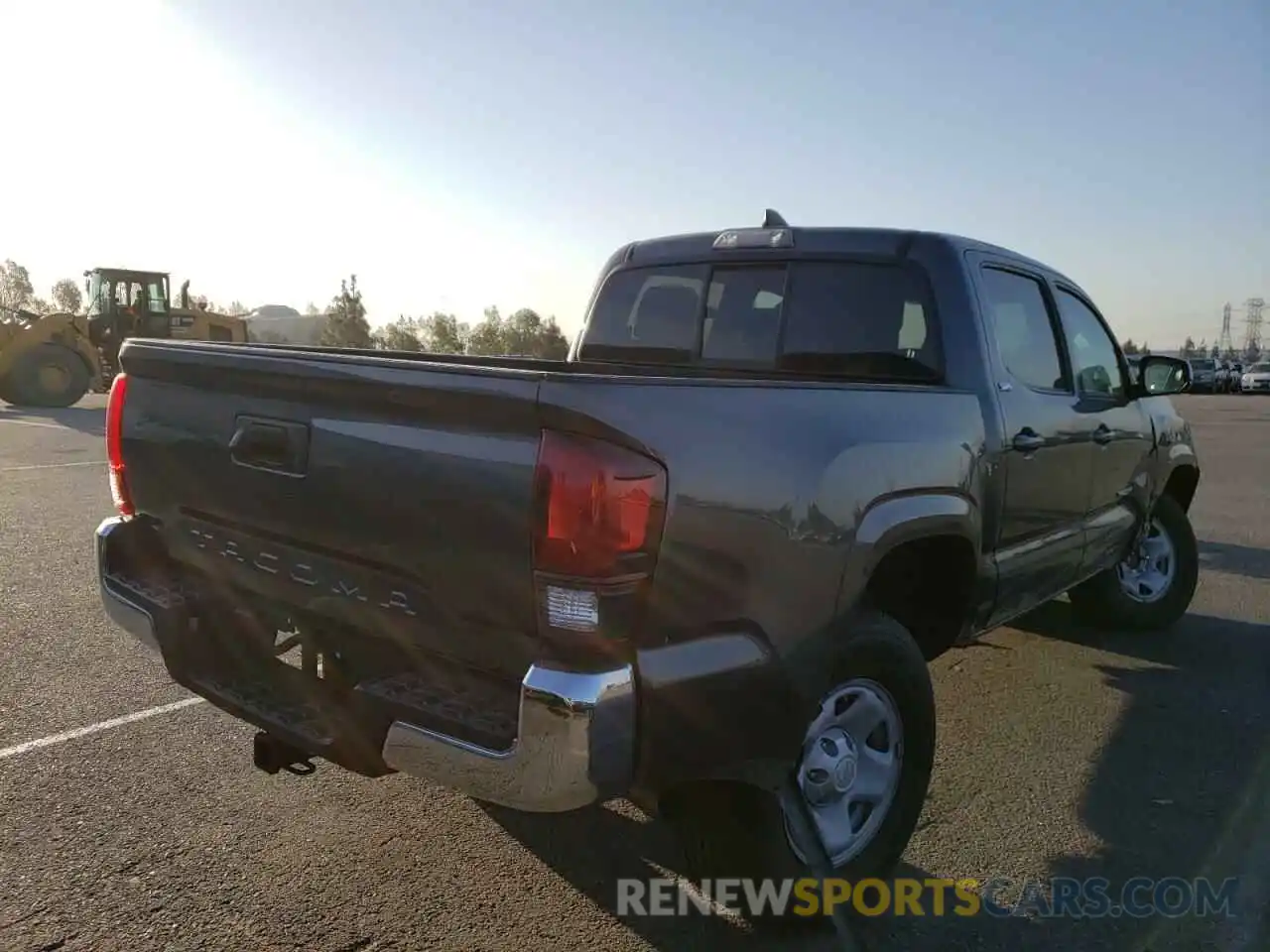 4 Photograph of a damaged car 5TFAX5GN4KX148810 TOYOTA TACOMA 2019