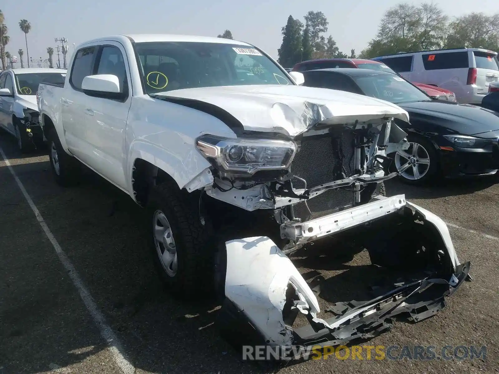 1 Photograph of a damaged car 5TFAX5GN4KX149259 TOYOTA TACOMA 2019