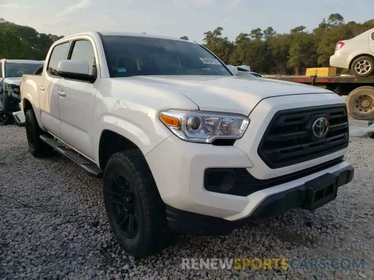 1 Photograph of a damaged car 5TFAX5GN4KX149939 TOYOTA TACOMA 2019