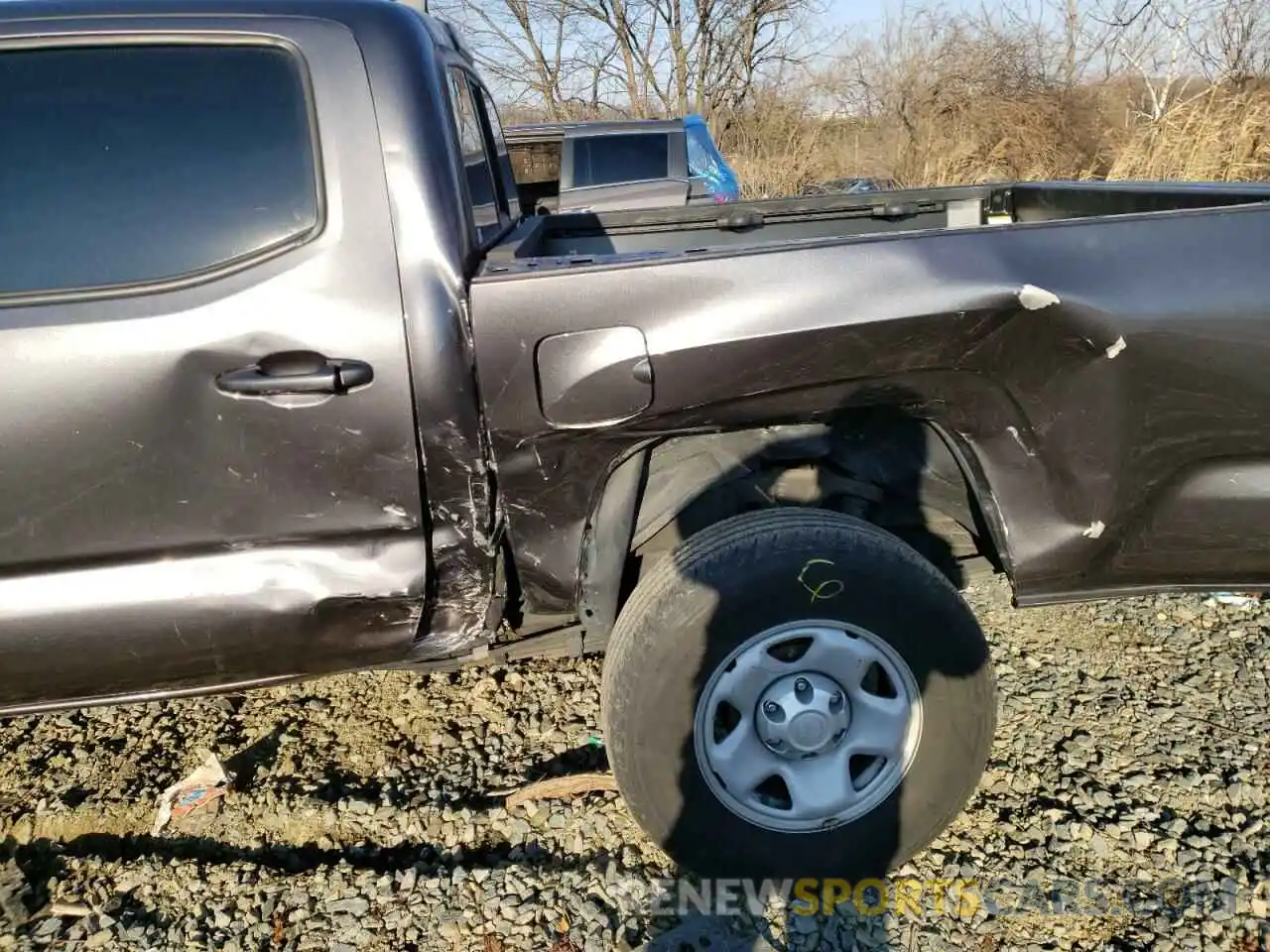 9 Photograph of a damaged car 5TFAX5GN4KX161833 TOYOTA TACOMA 2019