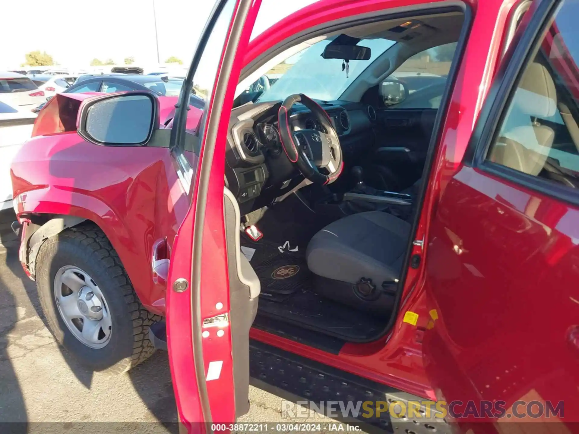 5 Photograph of a damaged car 5TFAX5GN4KX163761 TOYOTA TACOMA 2019