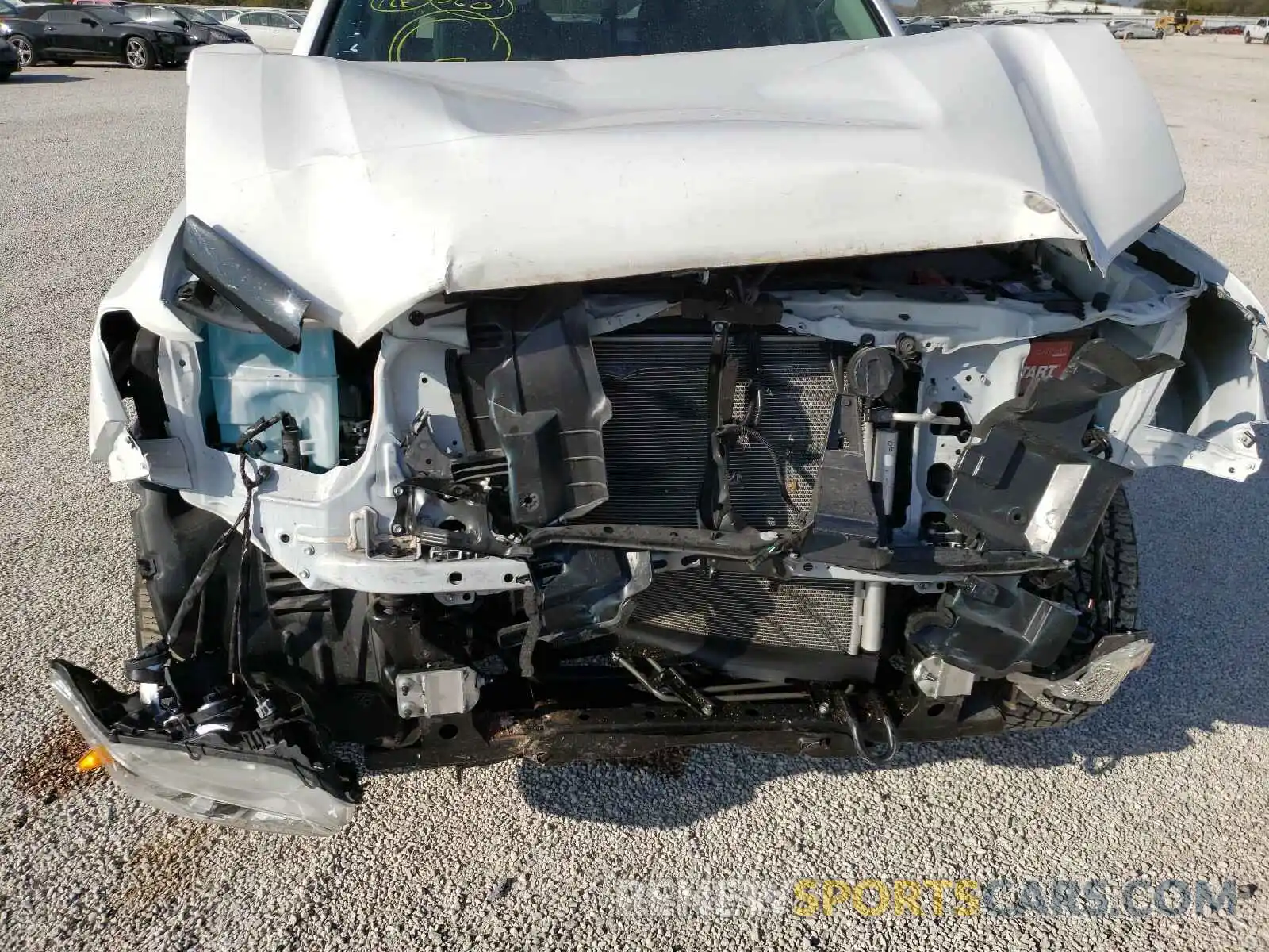 9 Фотография поврежденного автомобиля 5TFAX5GN4KX164702 TOYOTA TACOMA 2019