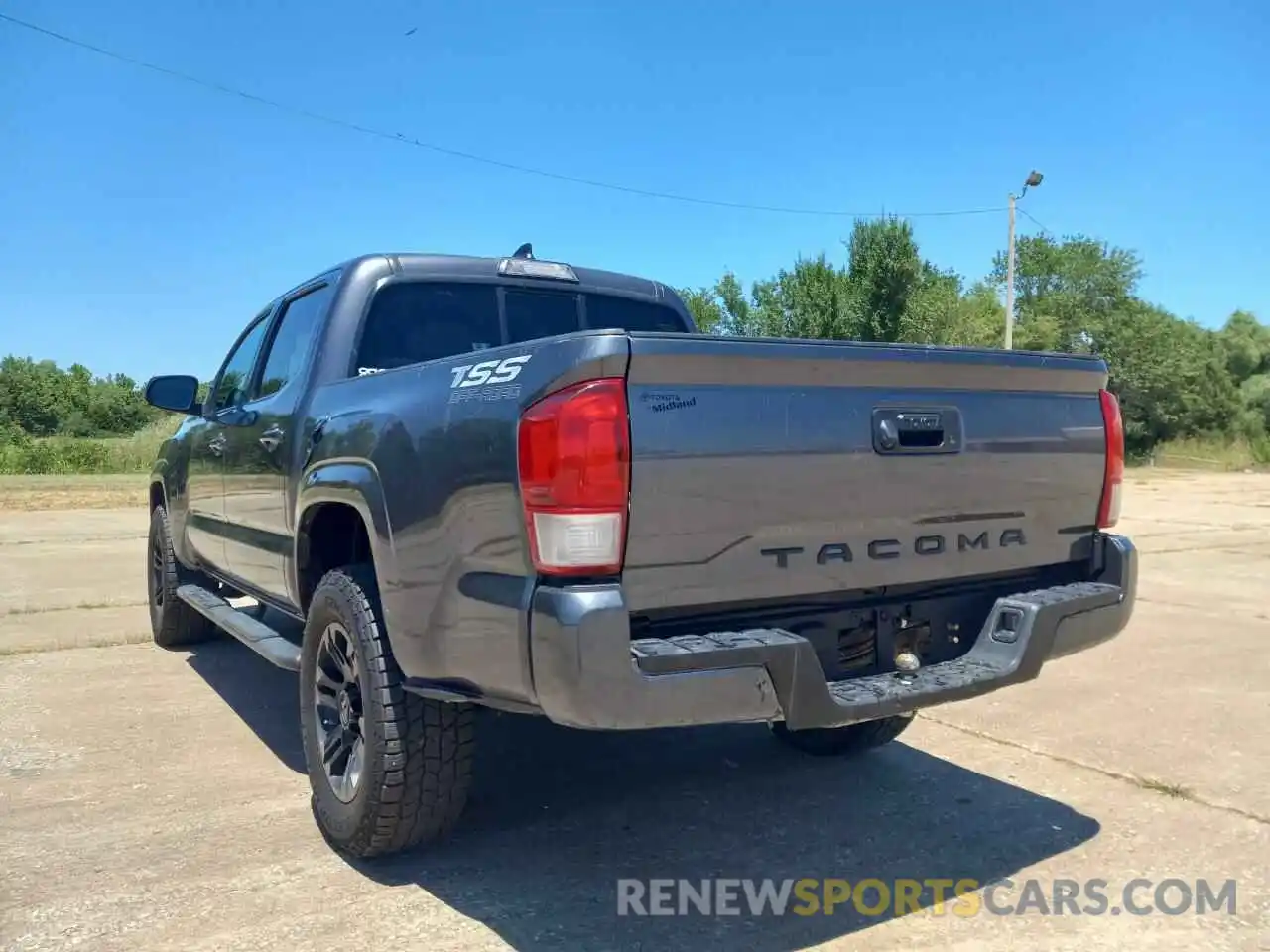 3 Photograph of a damaged car 5TFAX5GN5KX134236 TOYOTA TACOMA 2019