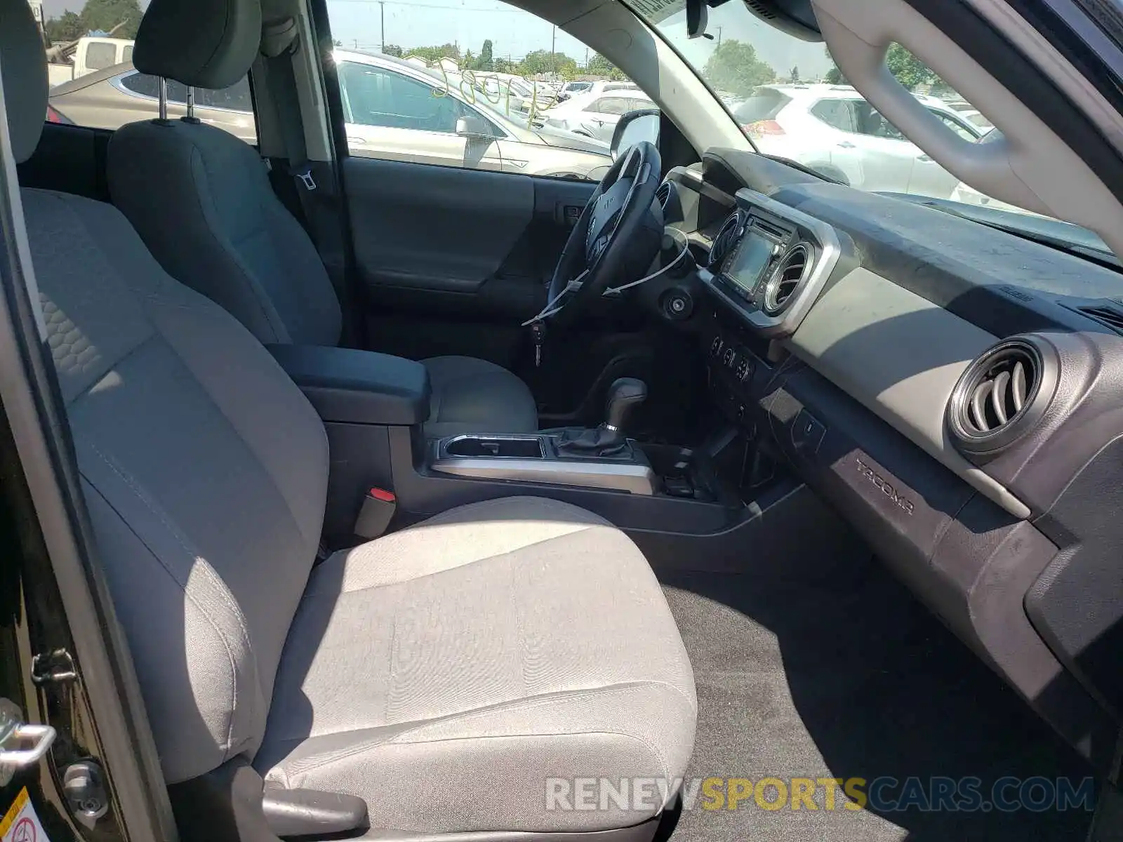 5 Photograph of a damaged car 5TFAX5GN5KX135449 TOYOTA TACOMA 2019