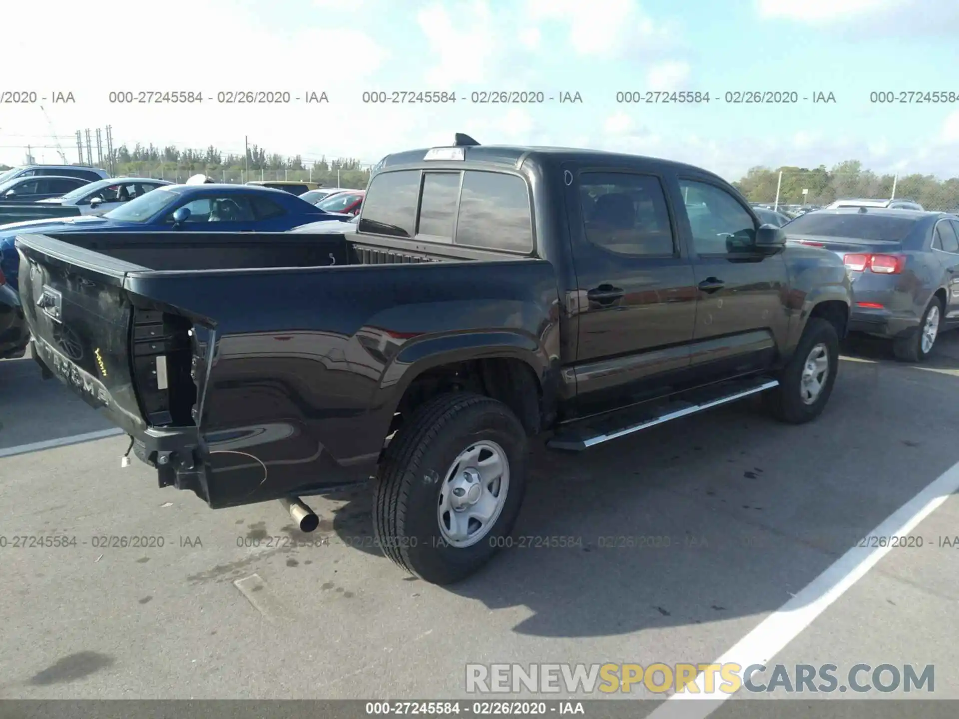 4 Photograph of a damaged car 5TFAX5GN5KX150338 TOYOTA TACOMA 2019