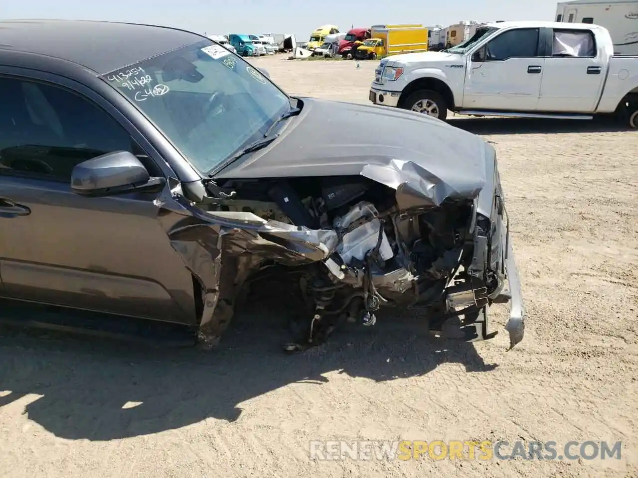 9 Photograph of a damaged car 5TFAX5GN5KX154034 TOYOTA TACOMA 2019