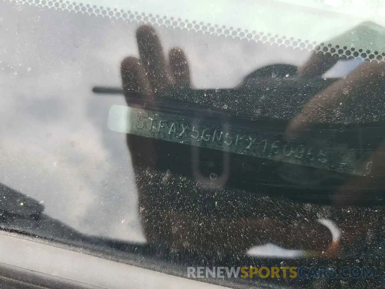 10 Photograph of a damaged car 5TFAX5GN5KX160965 TOYOTA TACOMA 2019