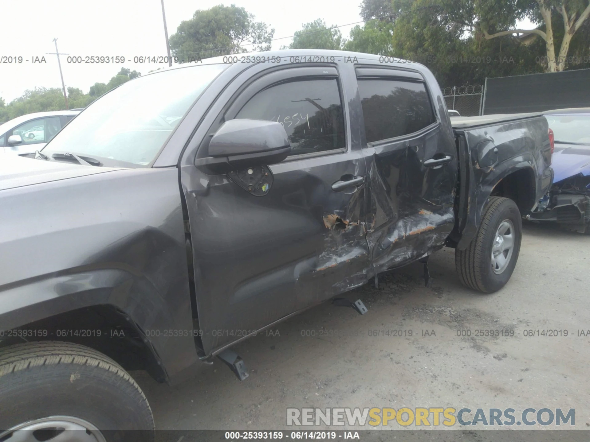 6 Фотография поврежденного автомобиля 5TFAX5GN6KX133838 TOYOTA TACOMA 2019