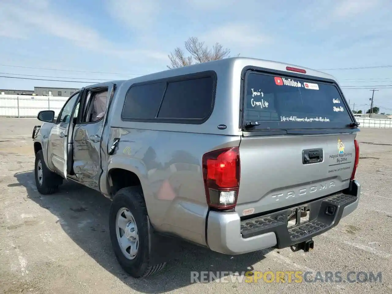 3 Photograph of a damaged car 5TFAX5GN6KX136254 TOYOTA TACOMA 2019