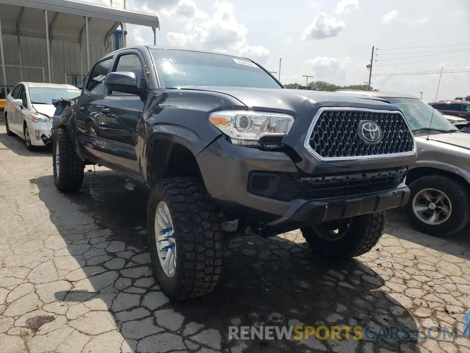 1 Photograph of a damaged car 5TFAX5GN6KX141924 TOYOTA TACOMA 2019