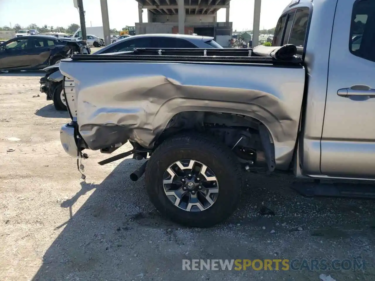 9 Photograph of a damaged car 5TFAX5GN6KX147299 TOYOTA TACOMA 2019