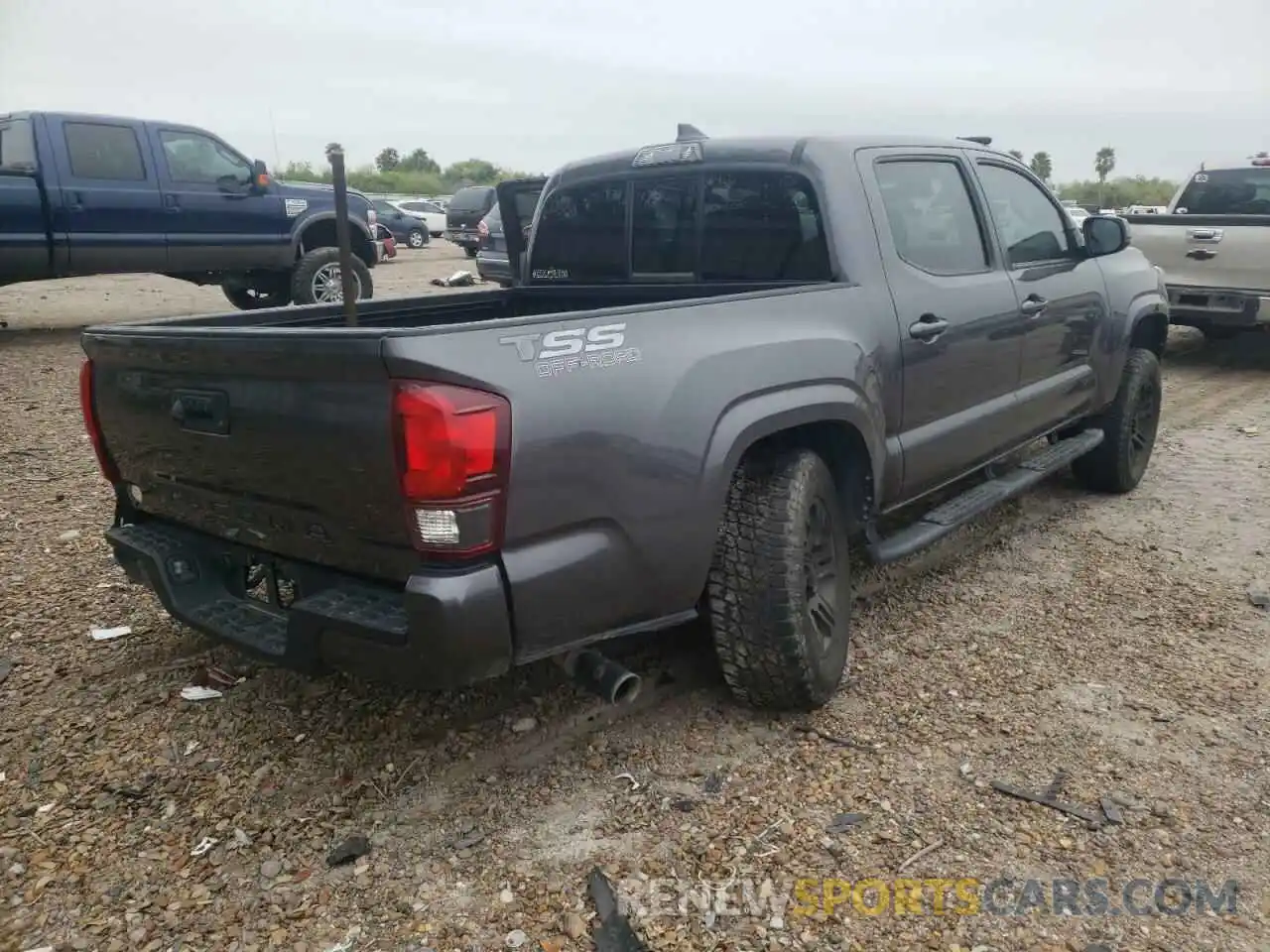 4 Photograph of a damaged car 5TFAX5GN6KX152373 TOYOTA TACOMA 2019