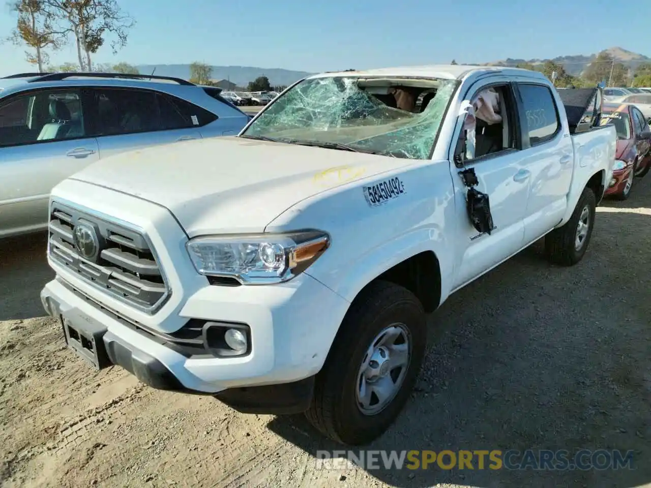 2 Фотография поврежденного автомобиля 5TFAX5GN6KX159792 TOYOTA TACOMA 2019