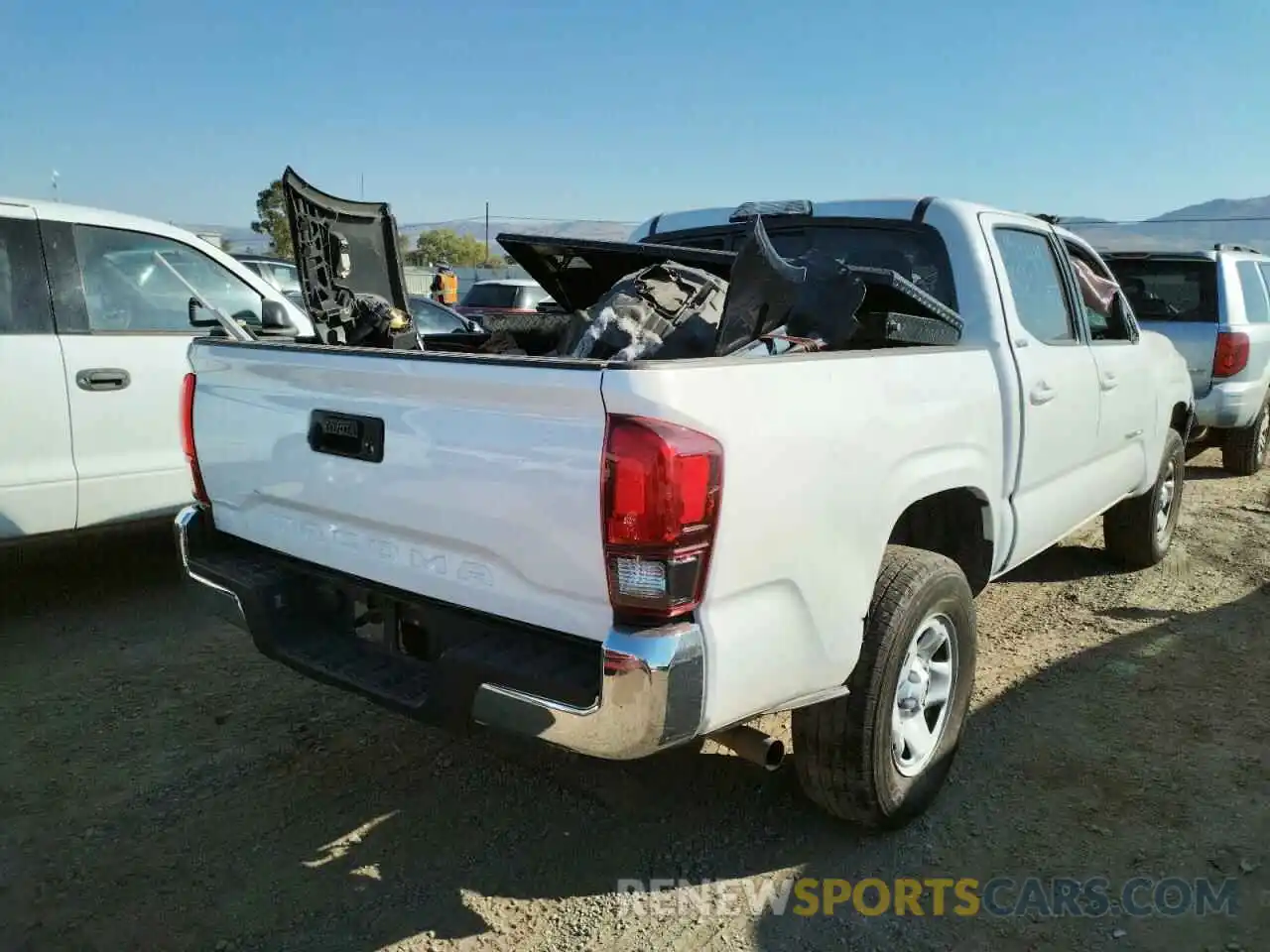 4 Фотография поврежденного автомобиля 5TFAX5GN6KX159792 TOYOTA TACOMA 2019