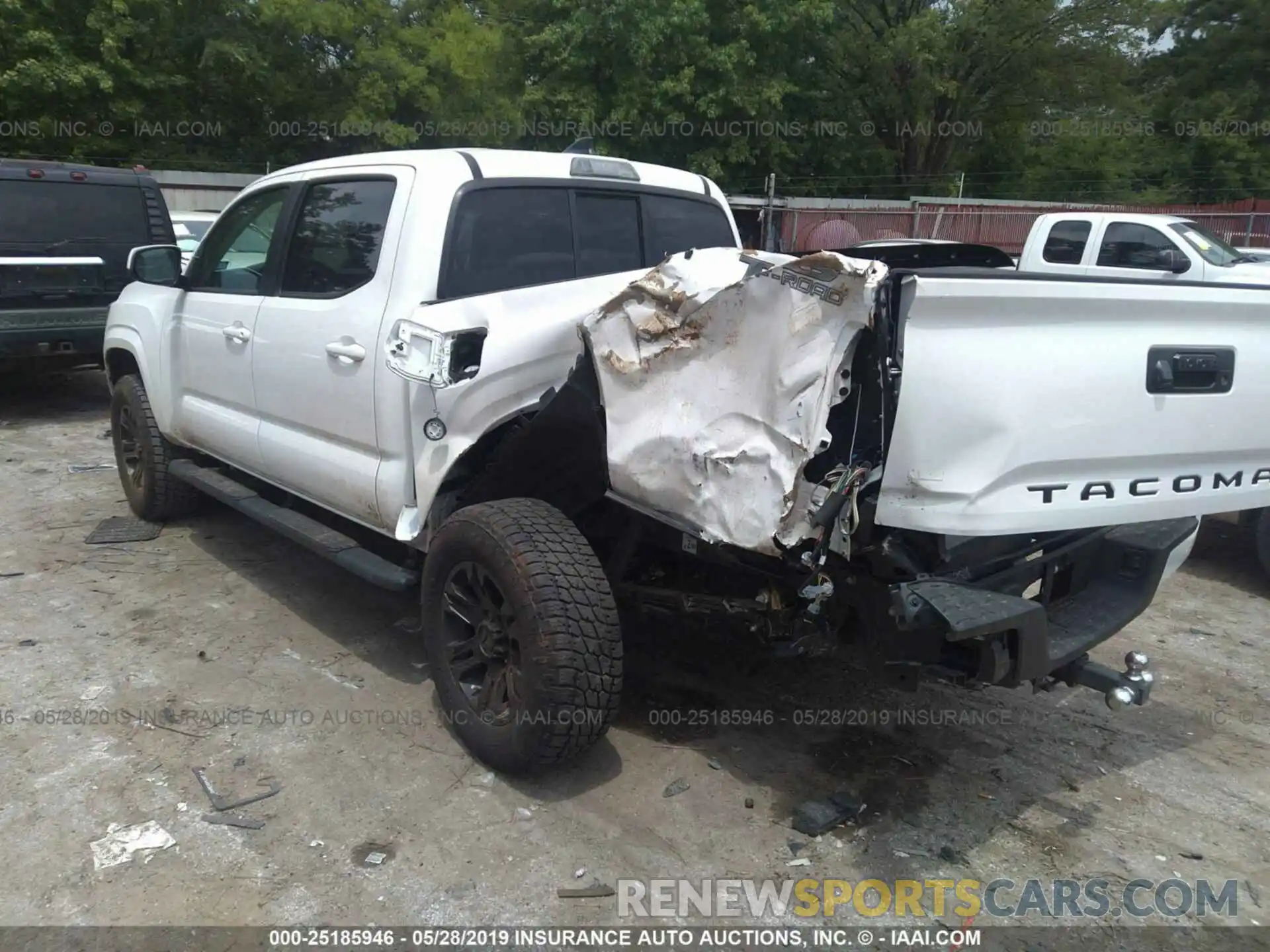 3 Photograph of a damaged car 5TFAX5GN7KX133525 TOYOTA TACOMA 2019