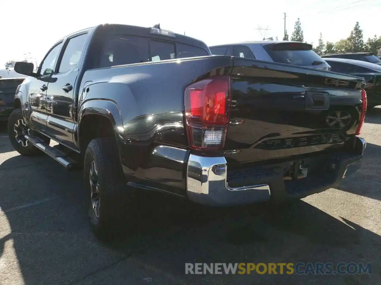 3 Photograph of a damaged car 5TFAX5GN7KX133959 TOYOTA TACOMA 2019