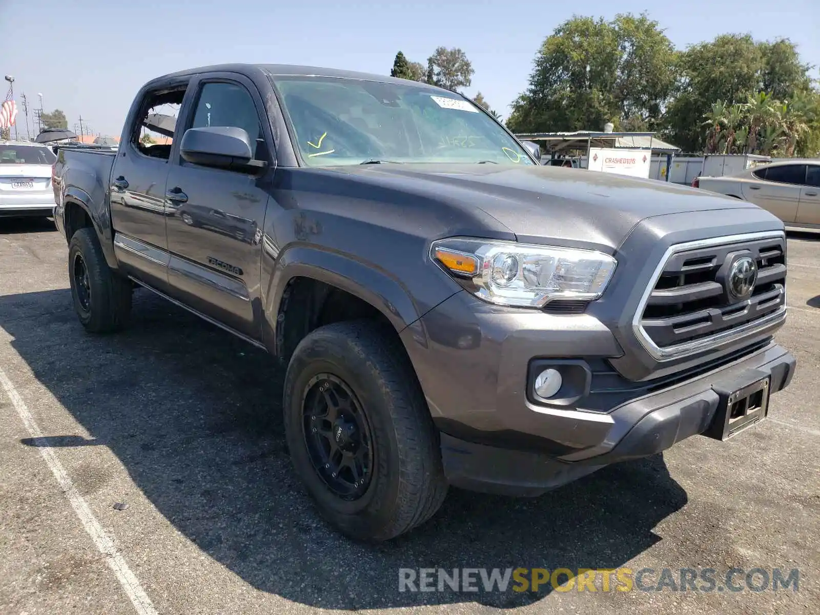 1 Photograph of a damaged car 5TFAX5GN7KX135906 TOYOTA TACOMA 2019