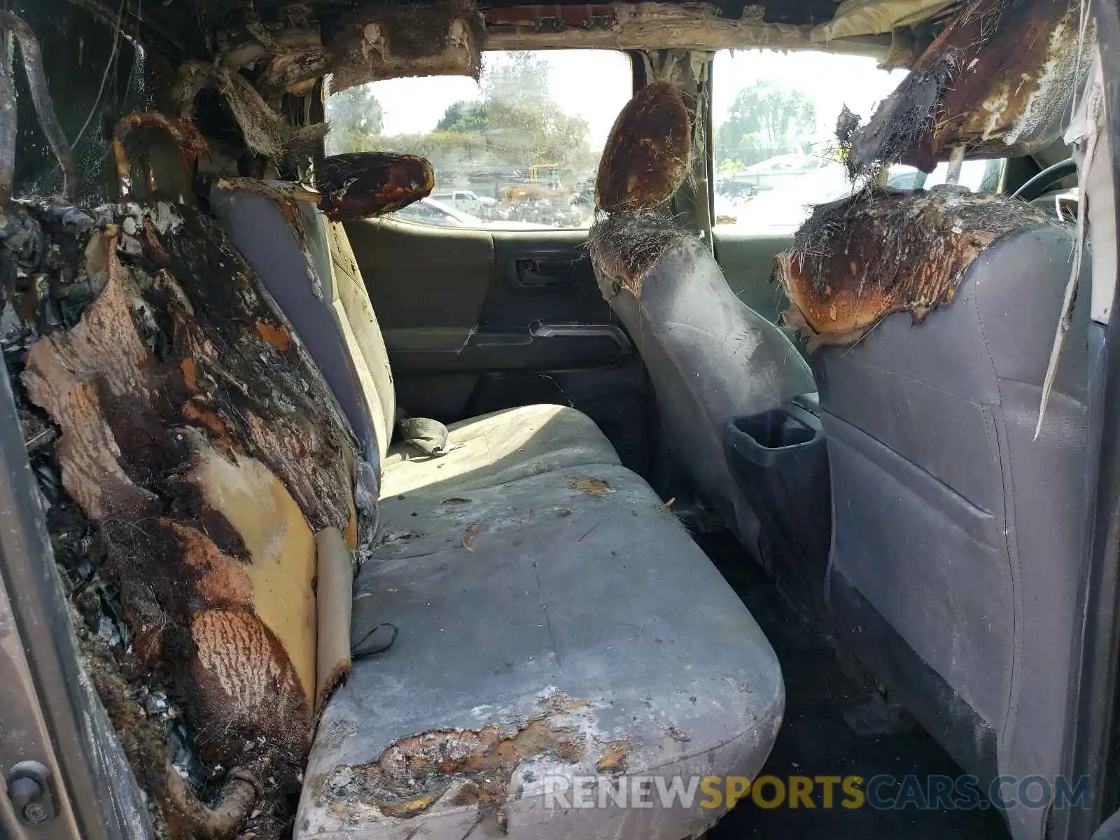 6 Photograph of a damaged car 5TFAX5GN7KX135906 TOYOTA TACOMA 2019