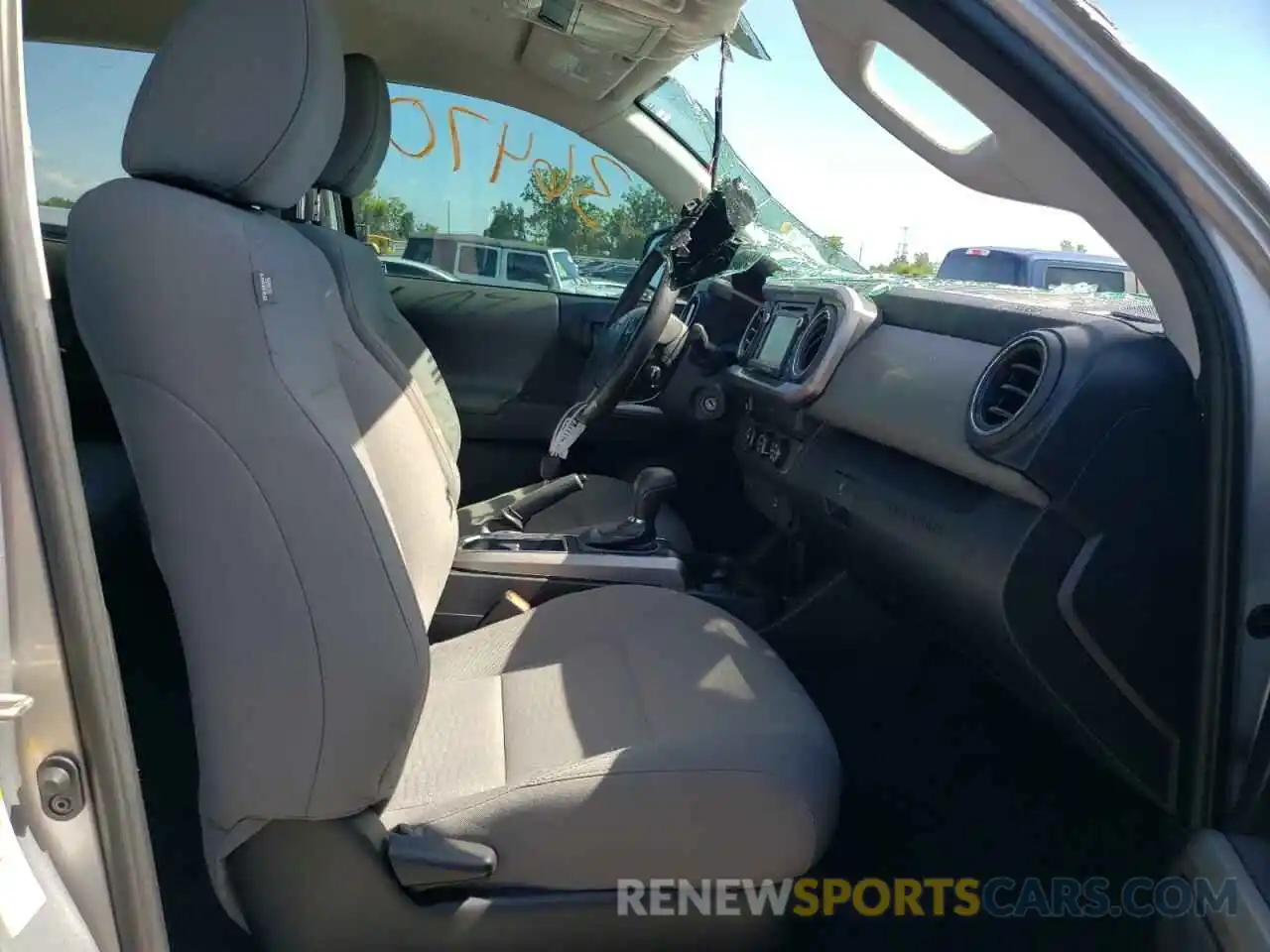 5 Photograph of a damaged car 5TFAX5GN7KX138269 TOYOTA TACOMA 2019