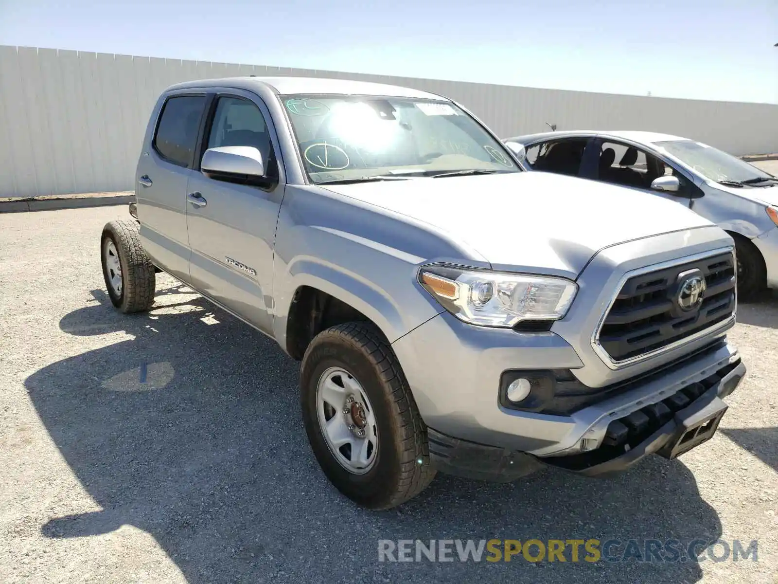 1 Photograph of a damaged car 5TFAX5GN7KX140071 TOYOTA TACOMA 2019