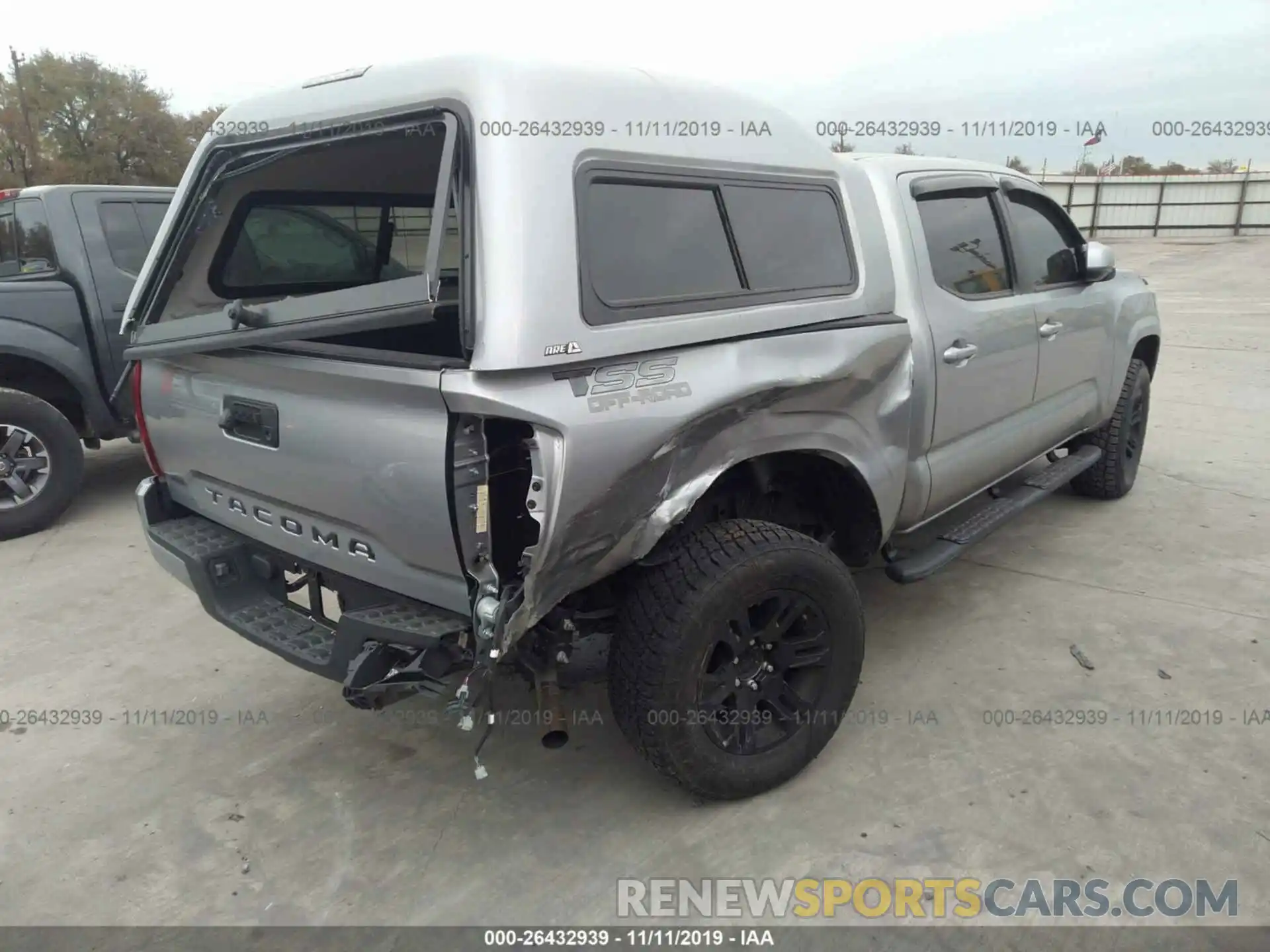 4 Photograph of a damaged car 5TFAX5GN7KX140300 TOYOTA TACOMA 2019