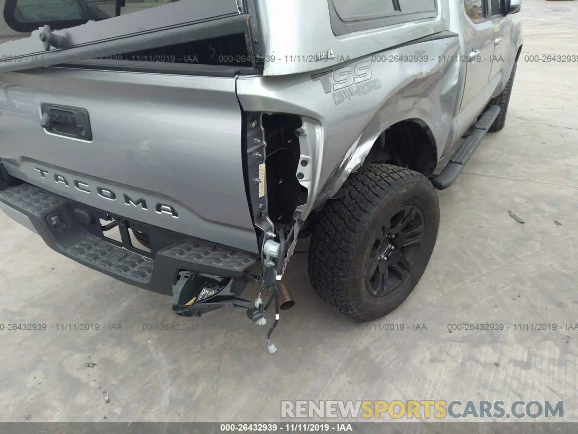 6 Photograph of a damaged car 5TFAX5GN7KX140300 TOYOTA TACOMA 2019