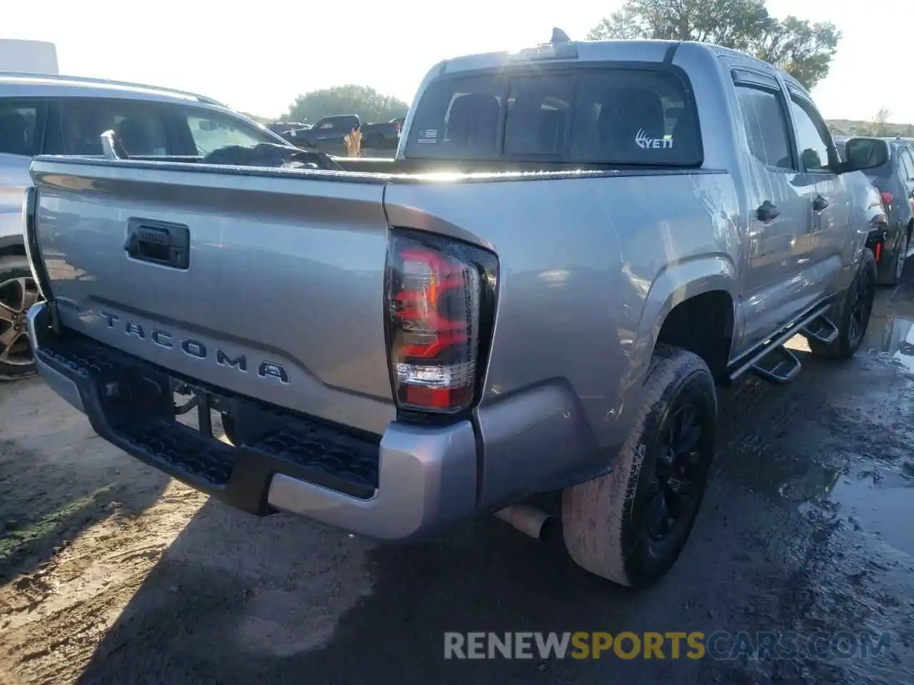 4 Photograph of a damaged car 5TFAX5GN7KX140507 TOYOTA TACOMA 2019