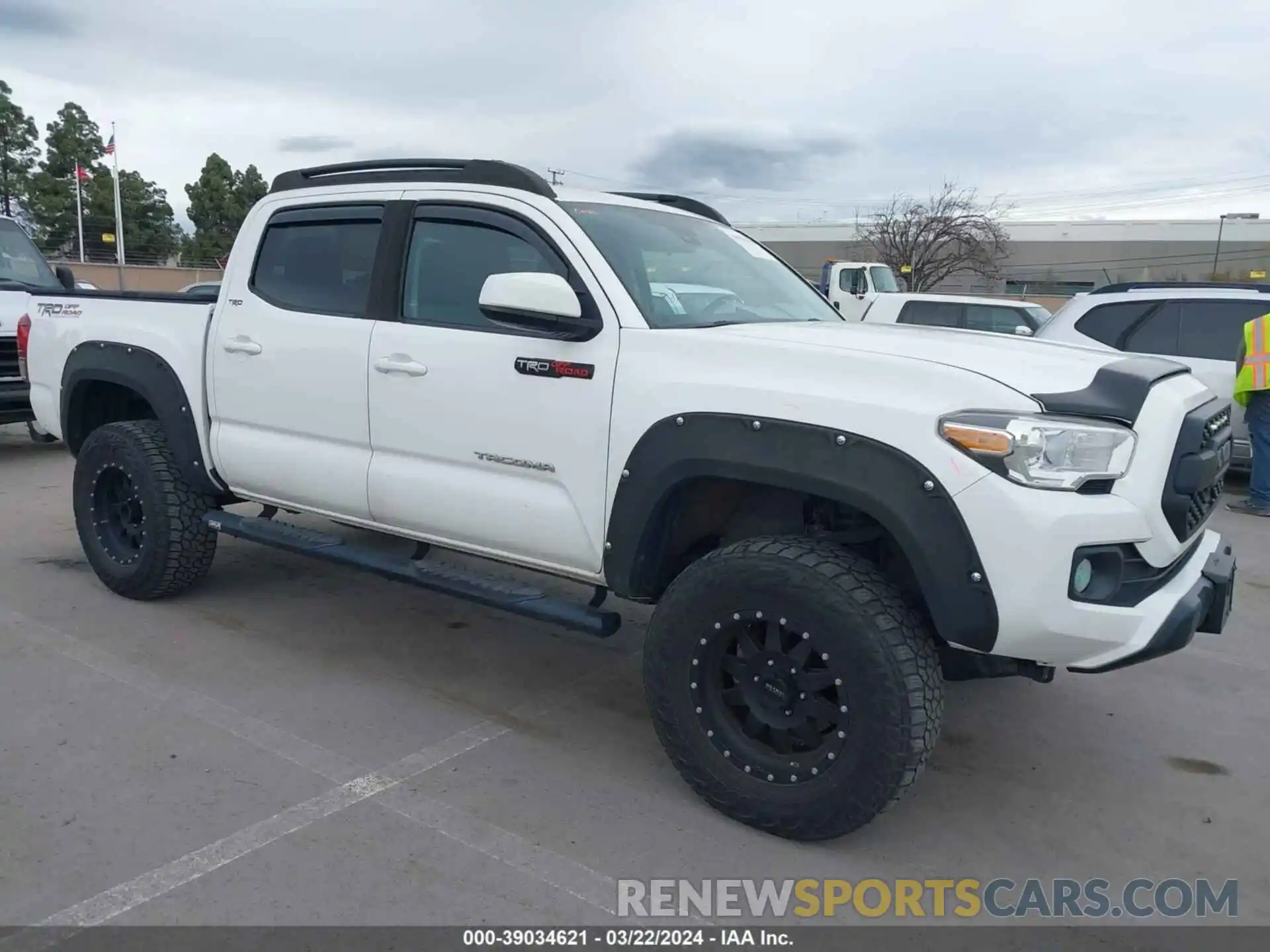 1 Photograph of a damaged car 5TFAX5GN7KX141592 TOYOTA TACOMA 2019