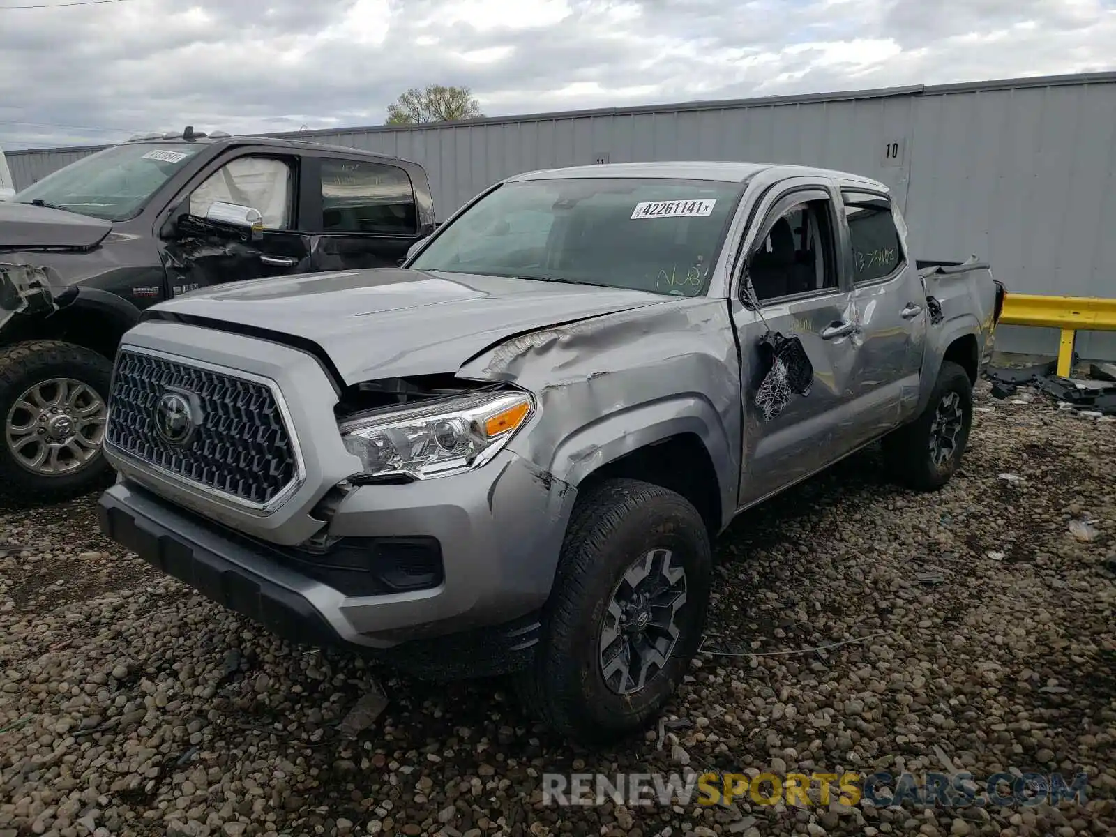 2 Фотография поврежденного автомобиля 5TFAX5GN7KX148204 TOYOTA TACOMA 2019