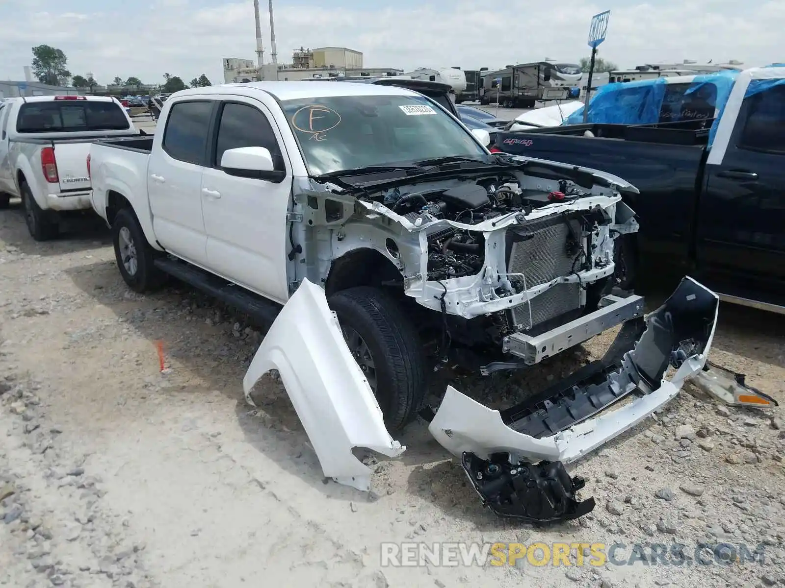 1 Photograph of a damaged car 5TFAX5GN7KX149126 TOYOTA TACOMA 2019