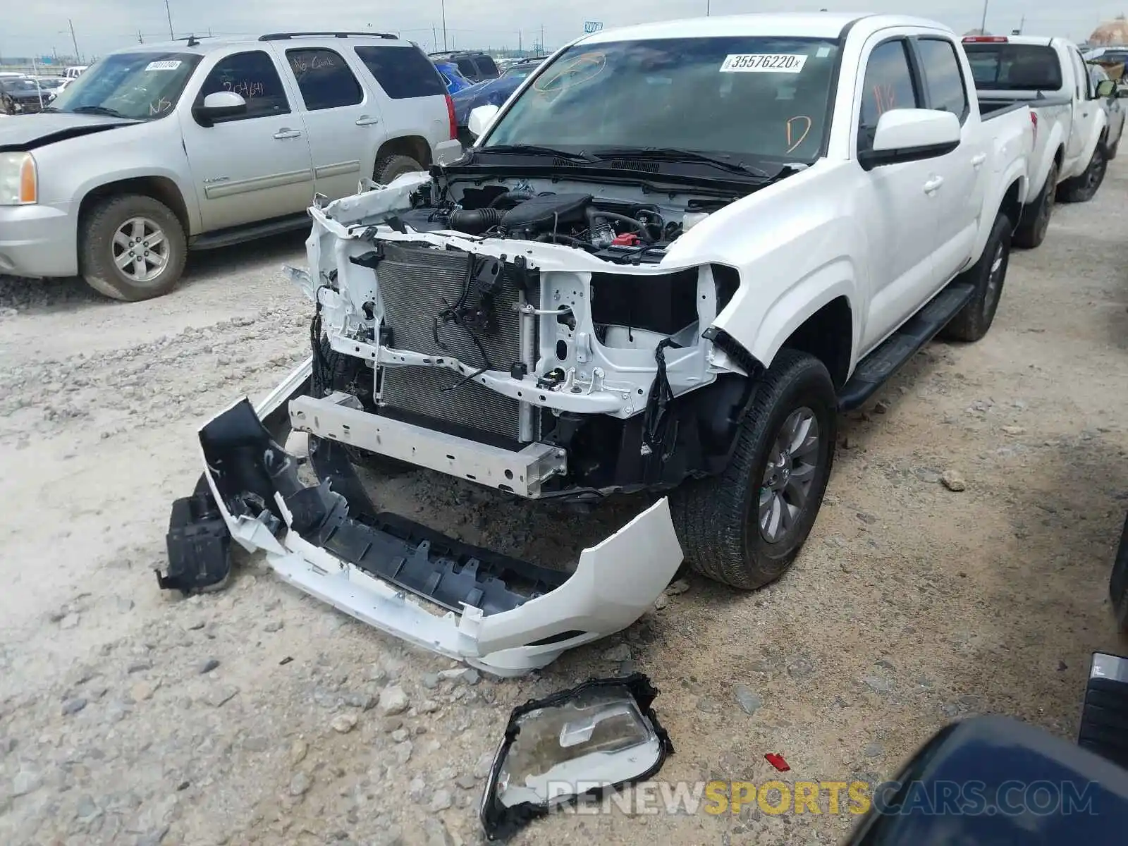 2 Фотография поврежденного автомобиля 5TFAX5GN7KX149126 TOYOTA TACOMA 2019