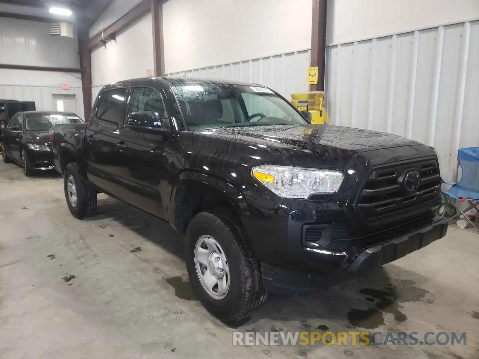 1 Photograph of a damaged car 5TFAX5GN7KX160143 TOYOTA TACOMA 2019