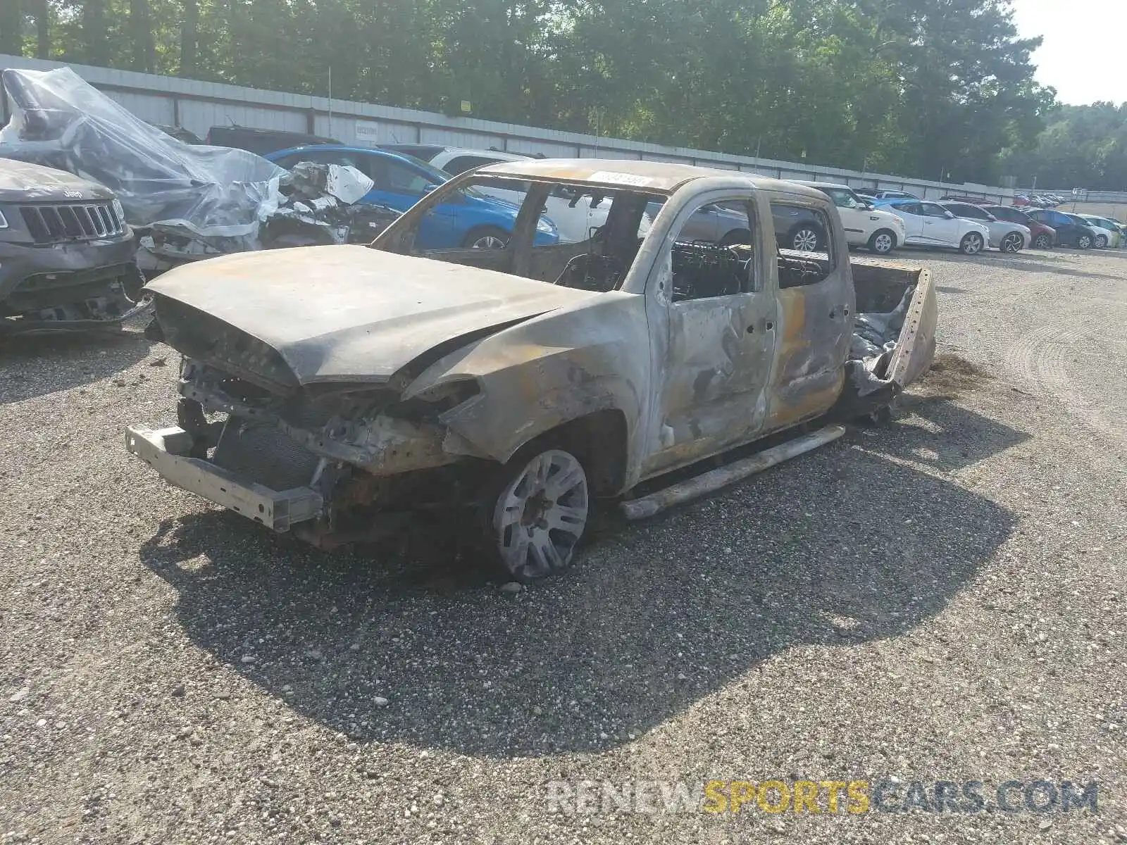 2 Фотография поврежденного автомобиля 5TFAX5GN7KX161101 TOYOTA TACOMA 2019