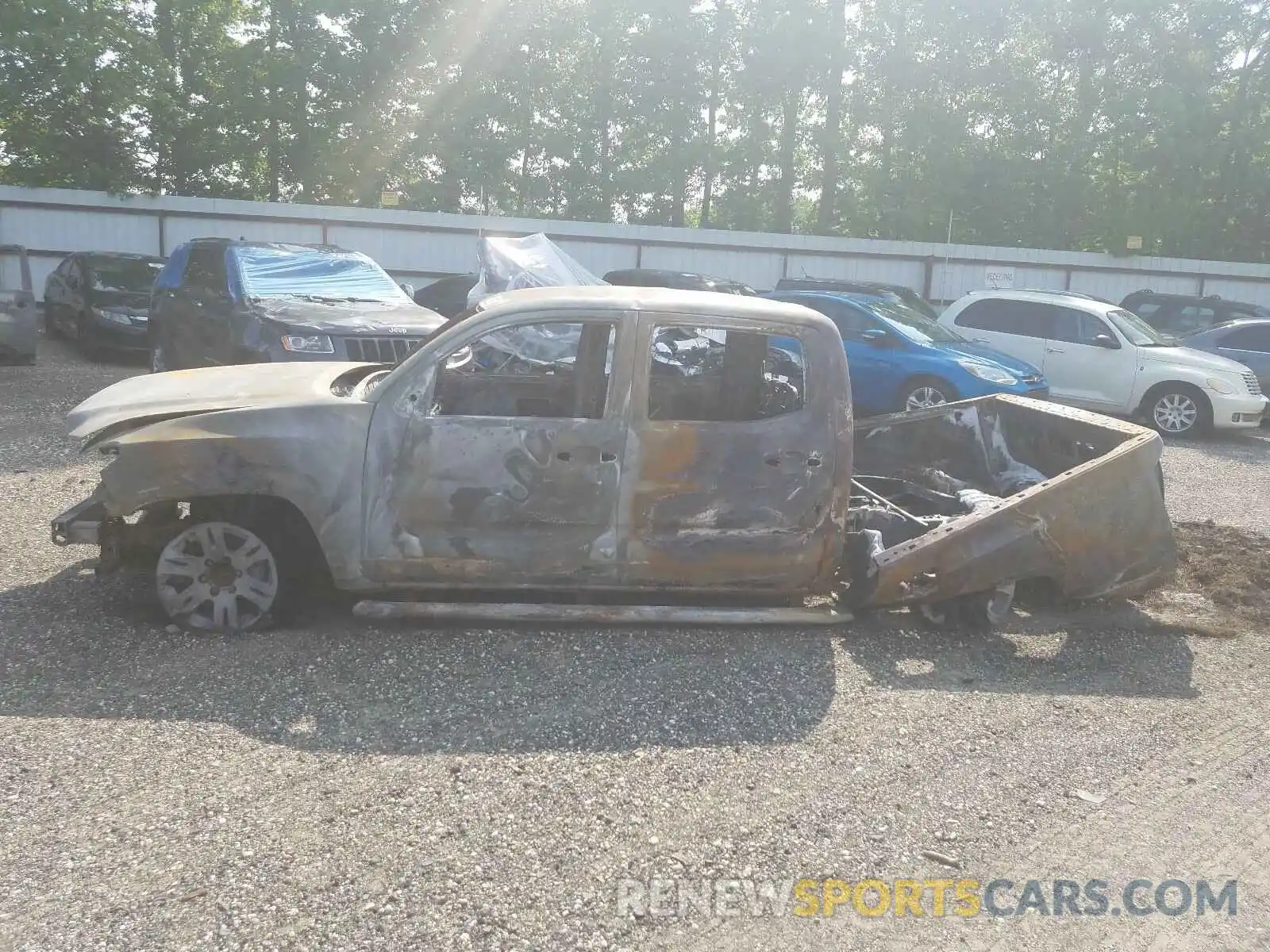 9 Photograph of a damaged car 5TFAX5GN7KX161101 TOYOTA TACOMA 2019