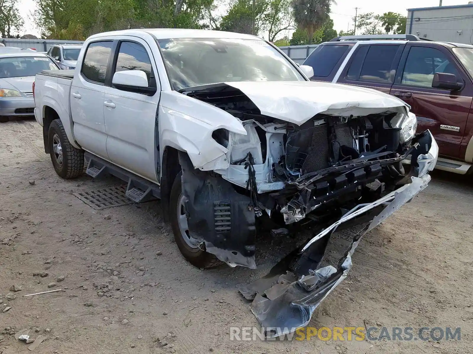 1 Photograph of a damaged car 5TFAX5GN8KX133310 TOYOTA TACOMA 2019