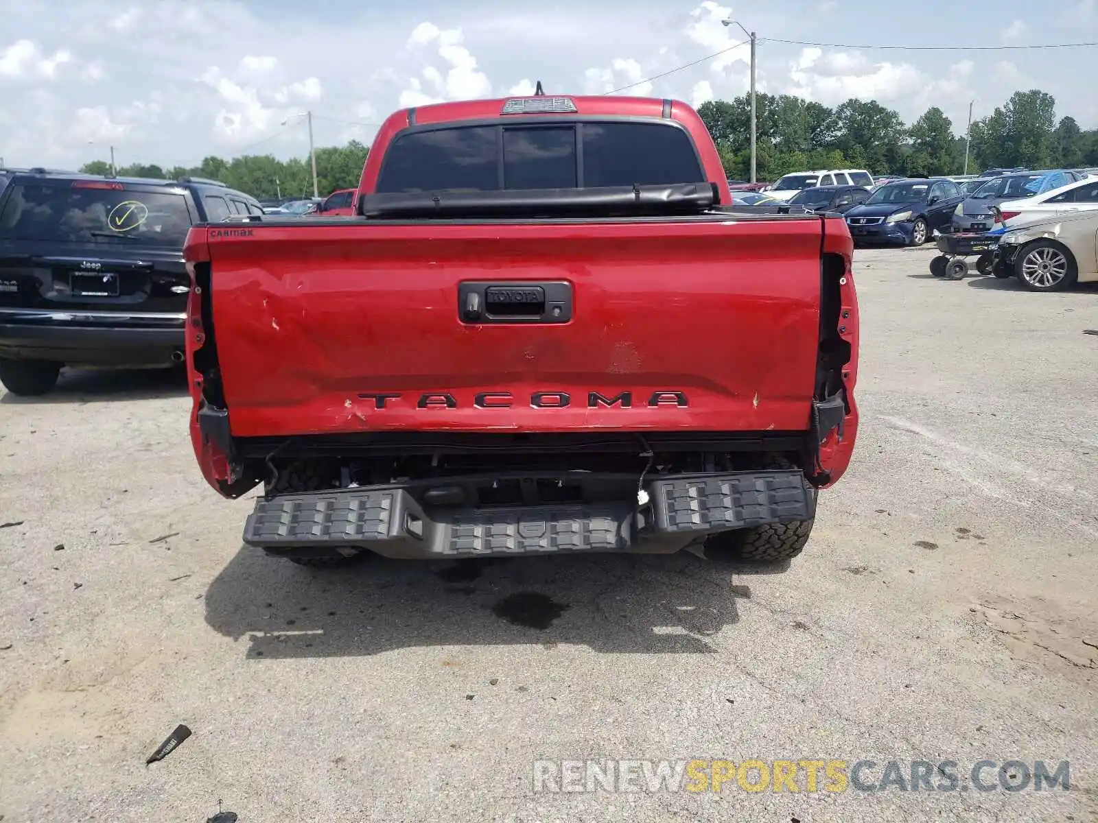 9 Photograph of a damaged car 5TFAX5GN8KX133808 TOYOTA TACOMA 2019