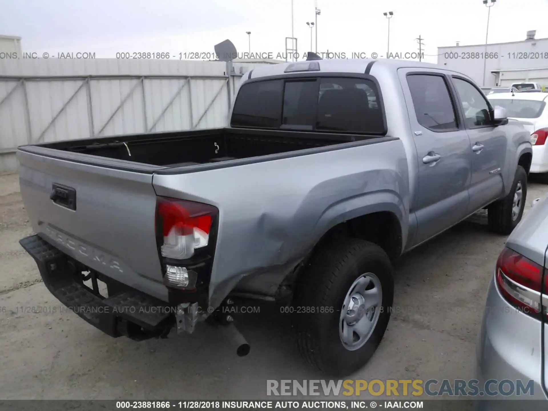 4 Фотография поврежденного автомобиля 5TFAX5GN8KX134800 Toyota Tacoma 2019