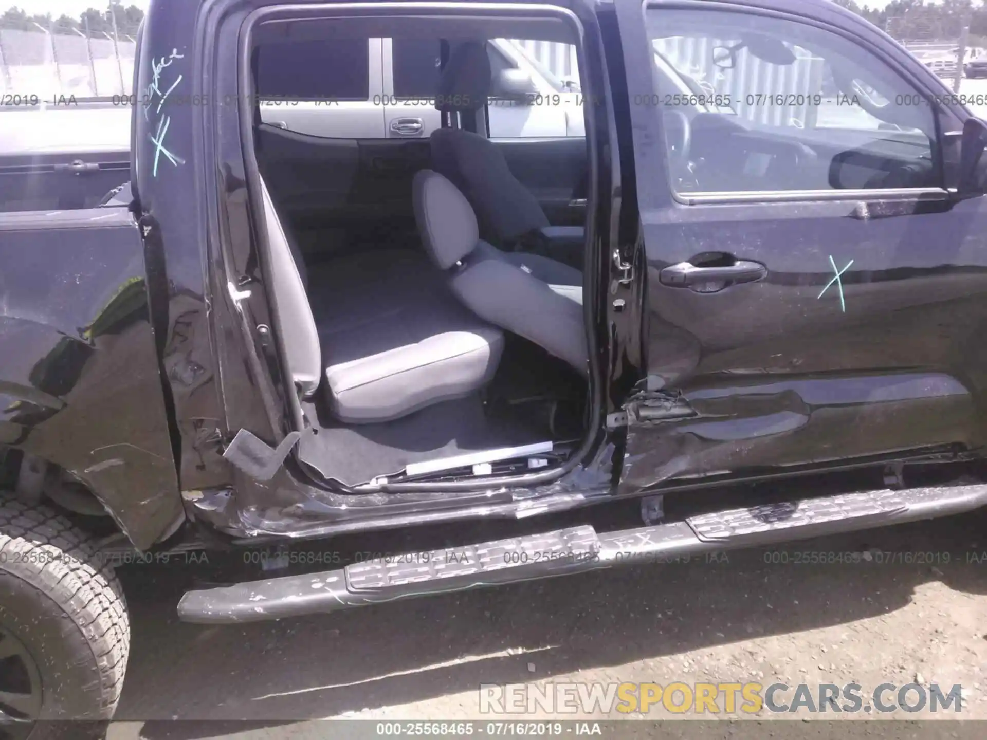 6 Photograph of a damaged car 5TFAX5GN8KX139169 TOYOTA TACOMA 2019