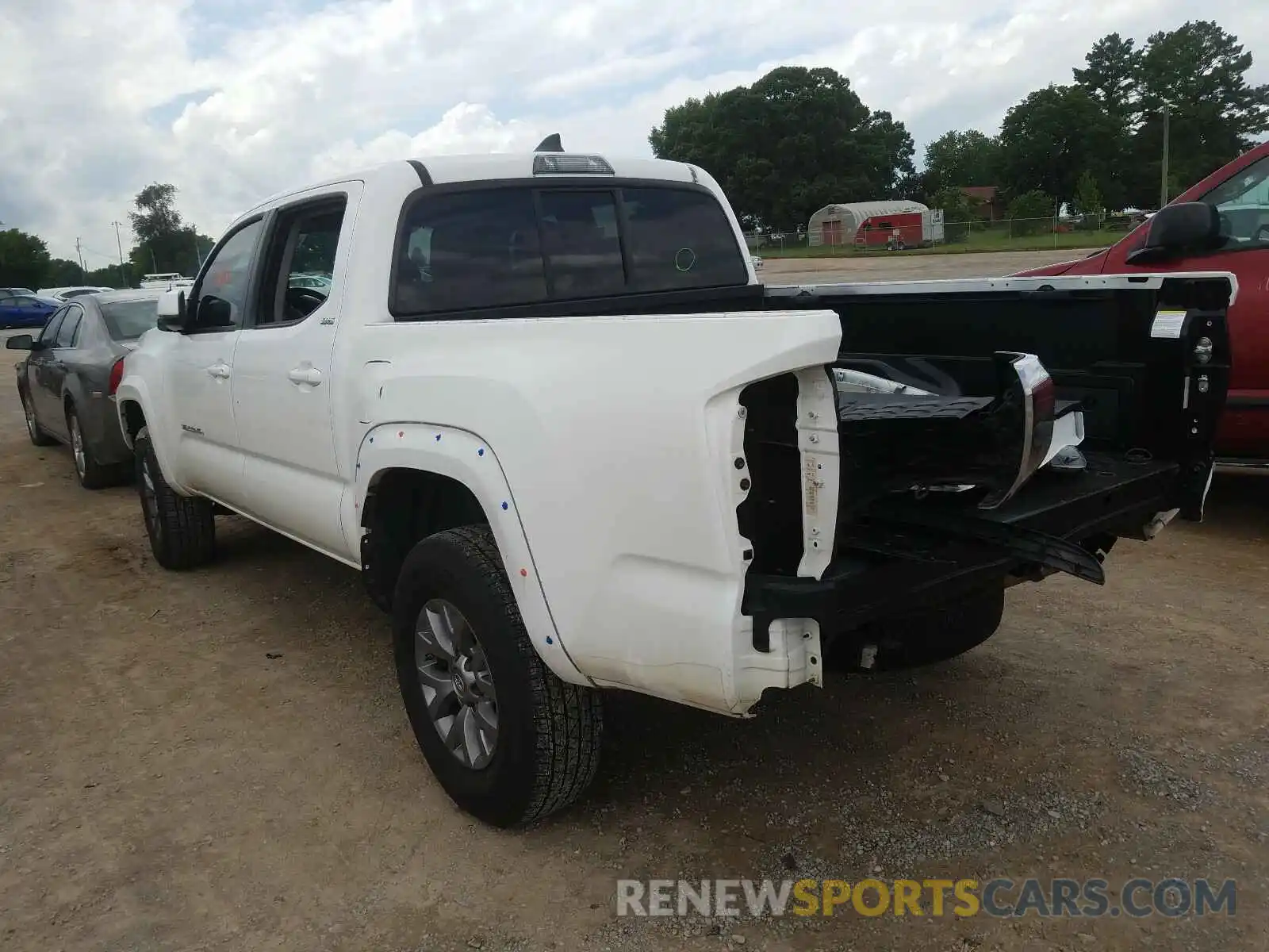 3 Photograph of a damaged car 5TFAX5GN8KX145957 TOYOTA TACOMA 2019