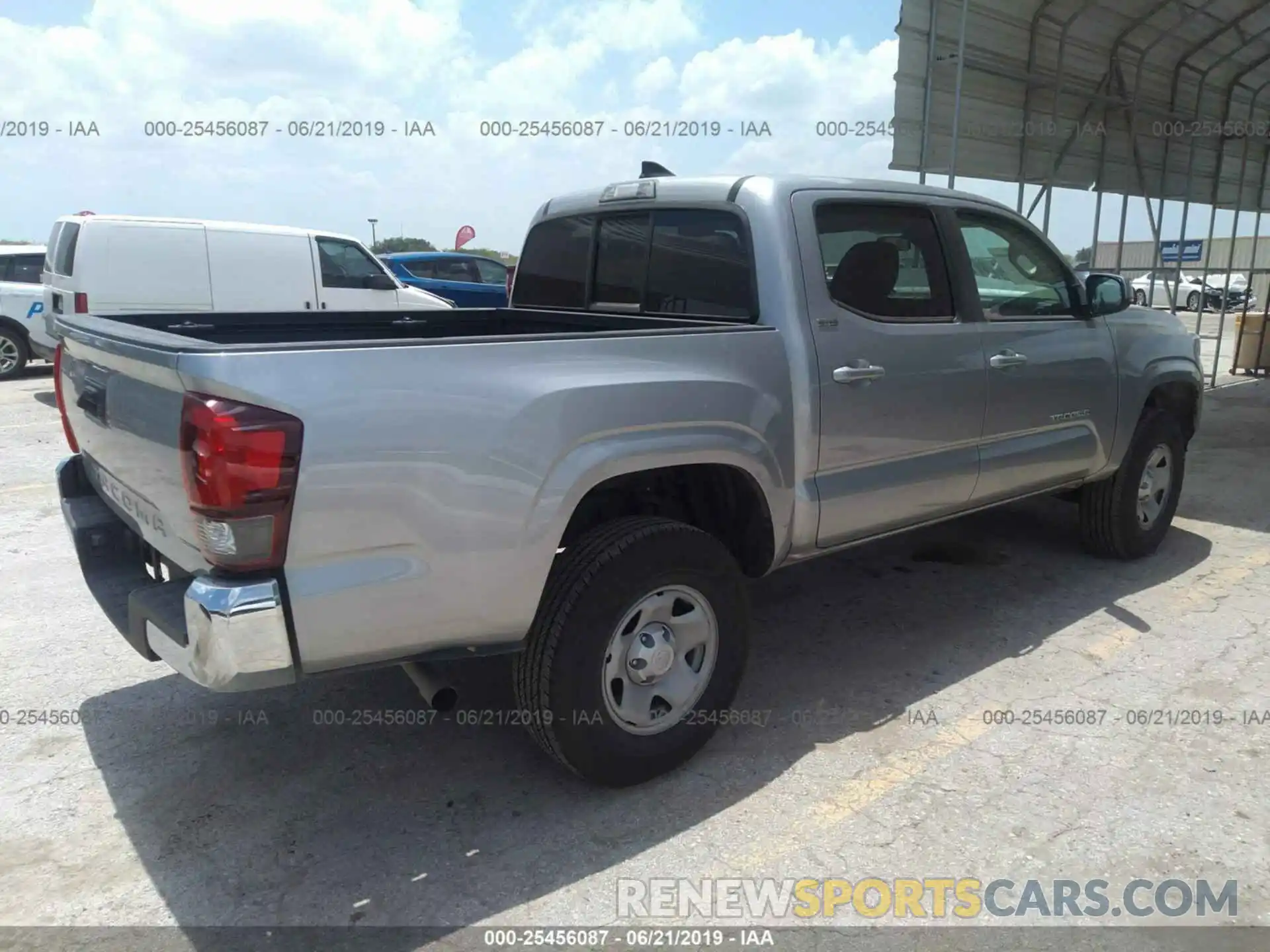 4 Photograph of a damaged car 5TFAX5GN8KX150320 TOYOTA TACOMA 2019