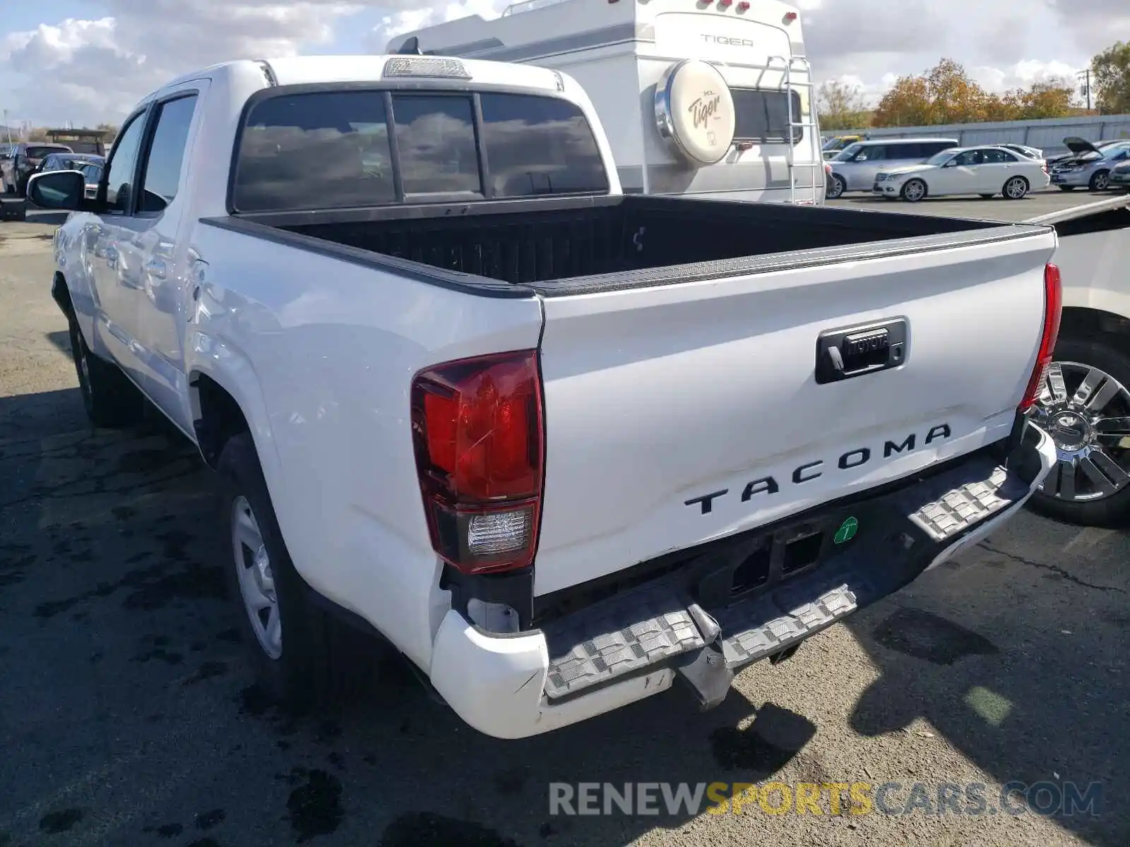 3 Photograph of a damaged car 5TFAX5GN8KX151502 TOYOTA TACOMA 2019