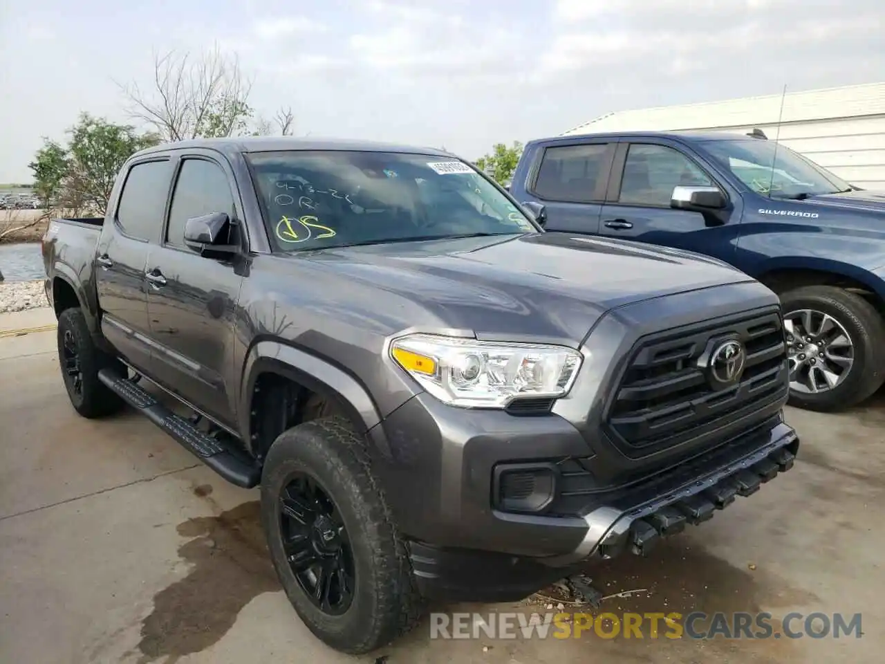 1 Photograph of a damaged car 5TFAX5GN9KX133770 TOYOTA TACOMA 2019