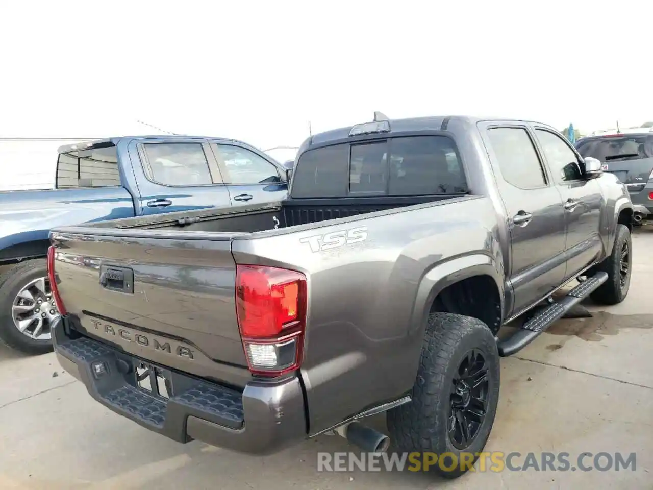 4 Photograph of a damaged car 5TFAX5GN9KX133770 TOYOTA TACOMA 2019