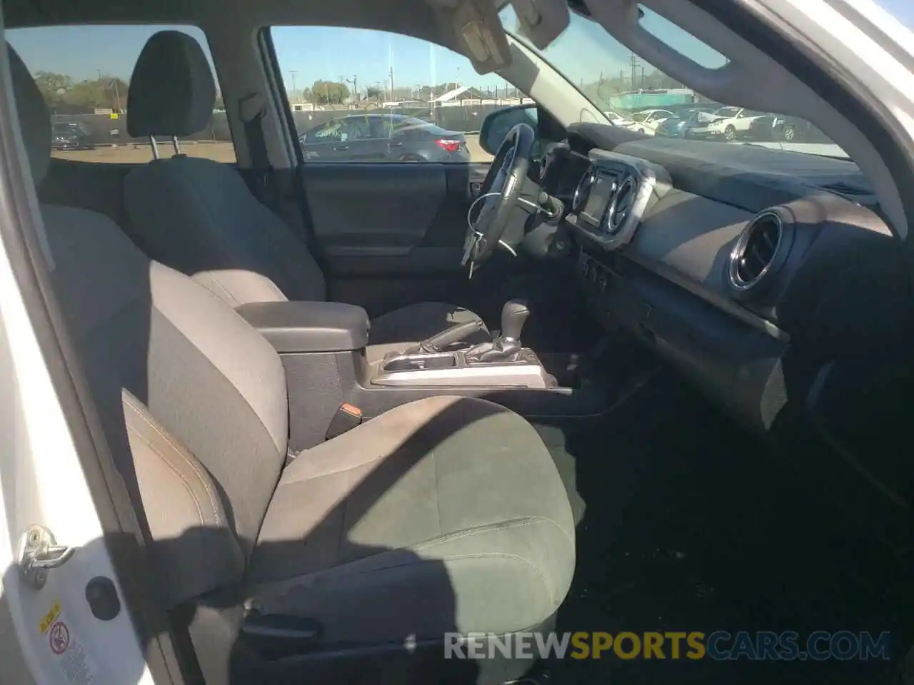 5 Photograph of a damaged car 5TFAX5GN9KX143828 TOYOTA TACOMA 2019