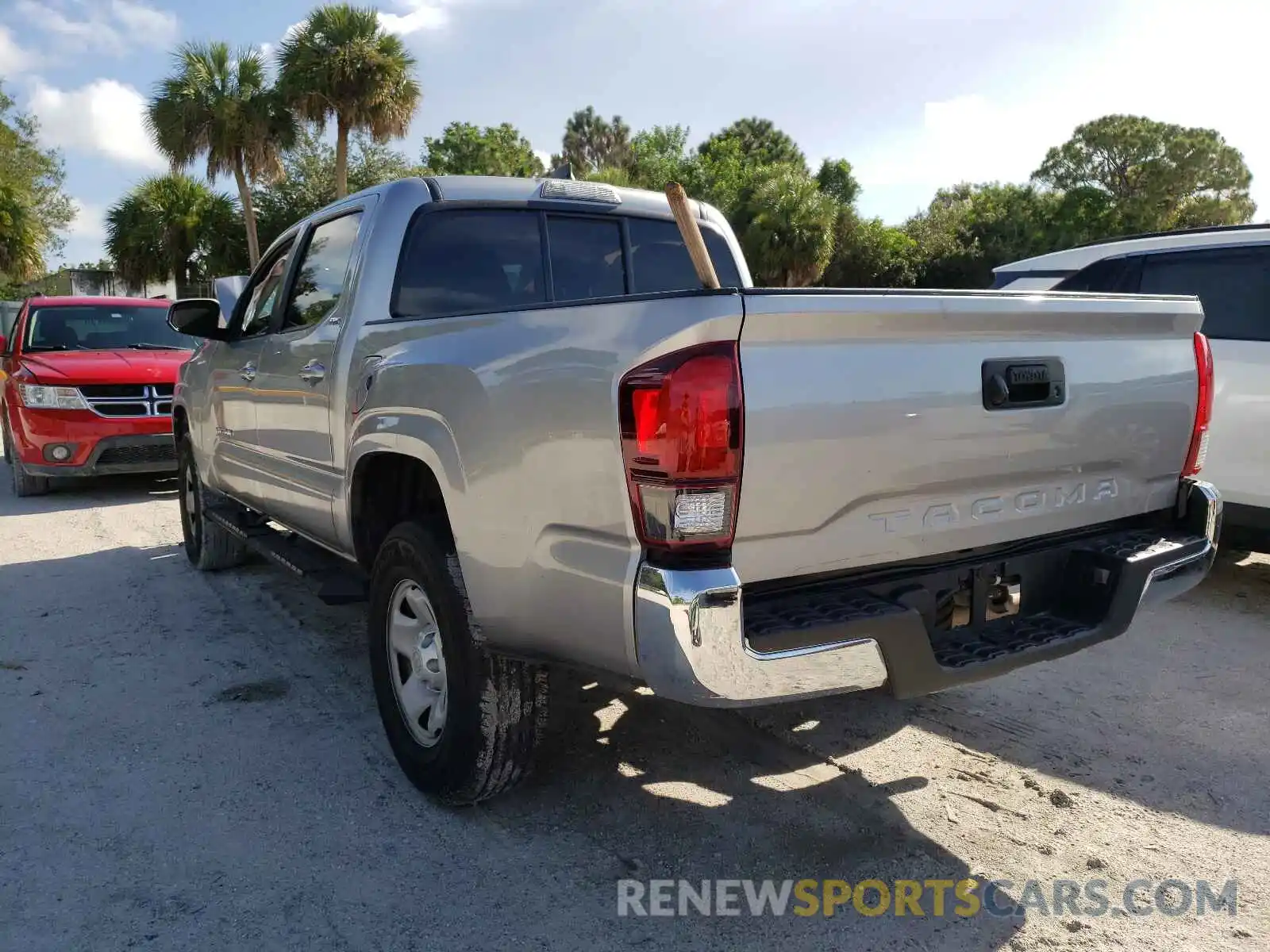 3 Photograph of a damaged car 5TFAX5GN9KX148009 TOYOTA TACOMA 2019