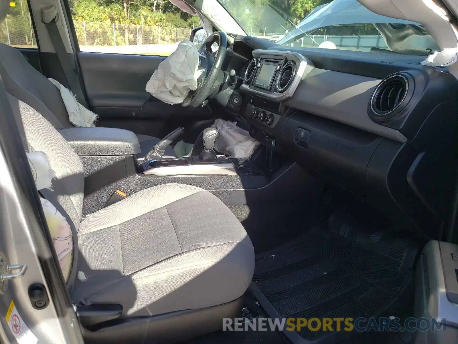 5 Photograph of a damaged car 5TFAX5GN9KX148009 TOYOTA TACOMA 2019