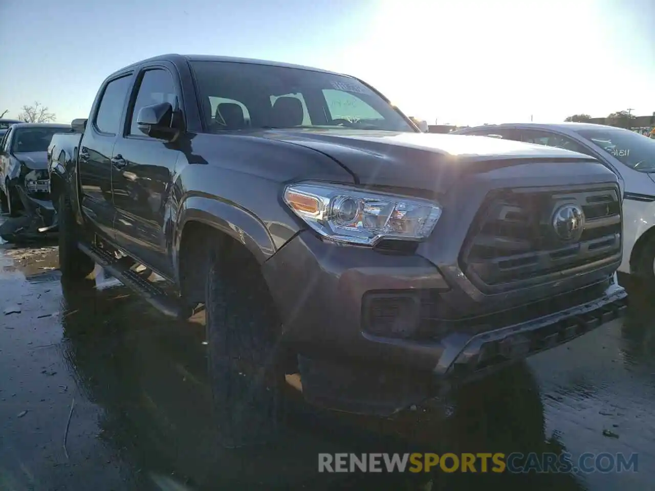 1 Photograph of a damaged car 5TFAX5GN9KX162718 TOYOTA TACOMA 2019